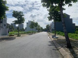 Chủ gửi lô biệt thự song lập kdc nam phan kikyo giá siêu tốt.  0919 389 *** mr tân