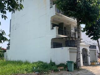 Chủ kẹt tiền cần bán nhanh lô nhà phố 9x18 hướng nam.  0919 389 *** mr tân