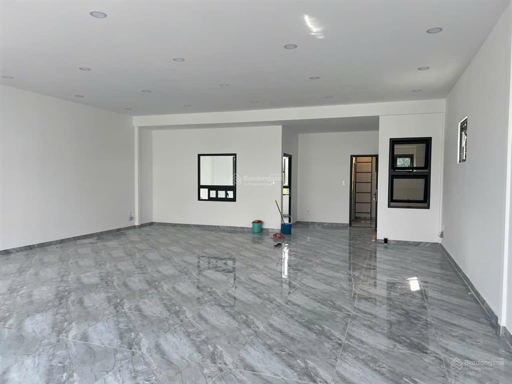 Cho thuê nhanh mặt tiền kinh doanh  đường nguyễn thanh sơn  8x20  1 trệt 1 lửng 2 lầu  chỉ 85tr