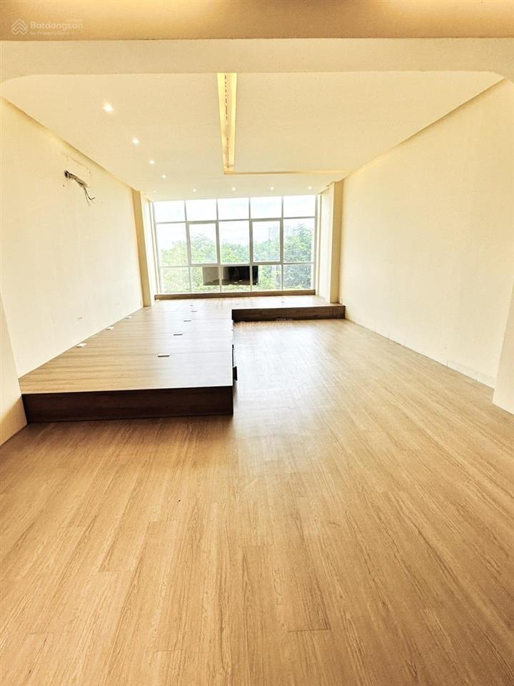 Cho thuê nhanh nhà phố 2 mặt tiền đường trần não  1 hầm 1 trệt 3 tầng  5x20m  65tr/tháng còn tl