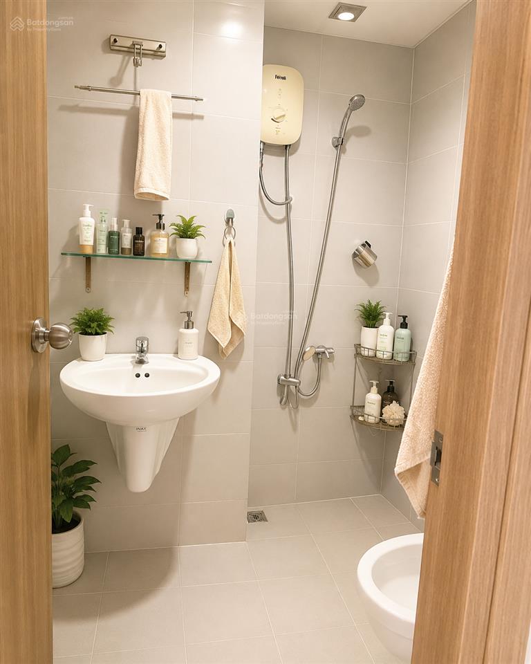 Bán nhanh căn hộ 2pn chung cư bộ công an, 72,8m2, lầu cao, sang tên ngay, giá 5 tỷ