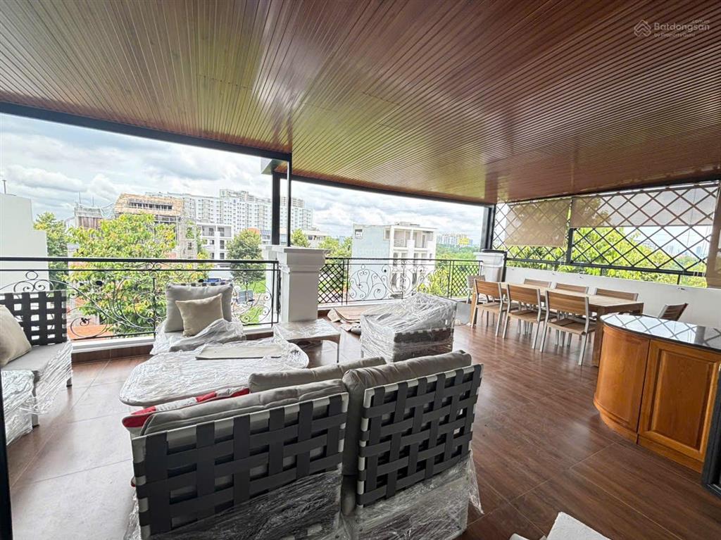 Q9 cho thuê gấp biệt thự kdc nam phan, cạnh global city, 9x18m, 1 hầm 4 lầu, full nội thất, 85tr