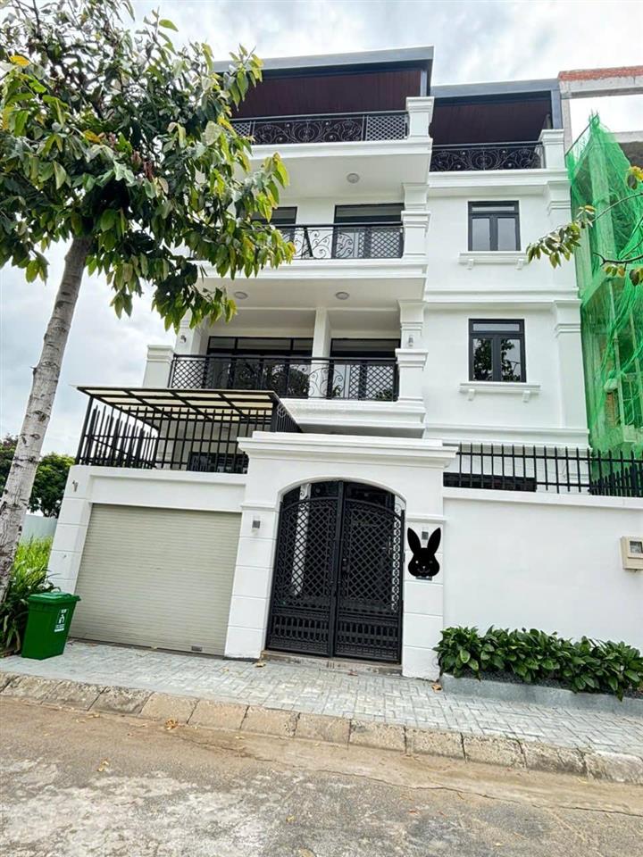 Q9 cho thuê gấp biệt thự kdc nam phan, cạnh global city, 9x18m, 1 hầm 4 lầu, full nội thất, 85tr