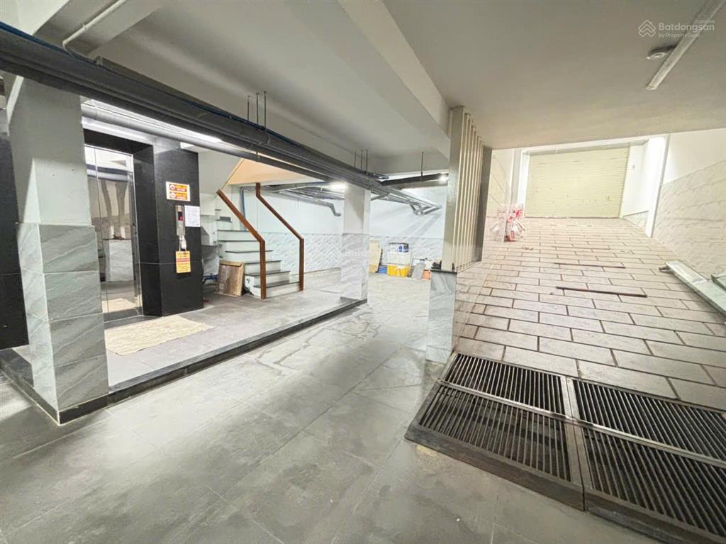 Q9 cho thuê gấp biệt thự kdc nam phan, cạnh global city, 9x18m, 1 hầm 4 lầu, full nội thất, 85tr