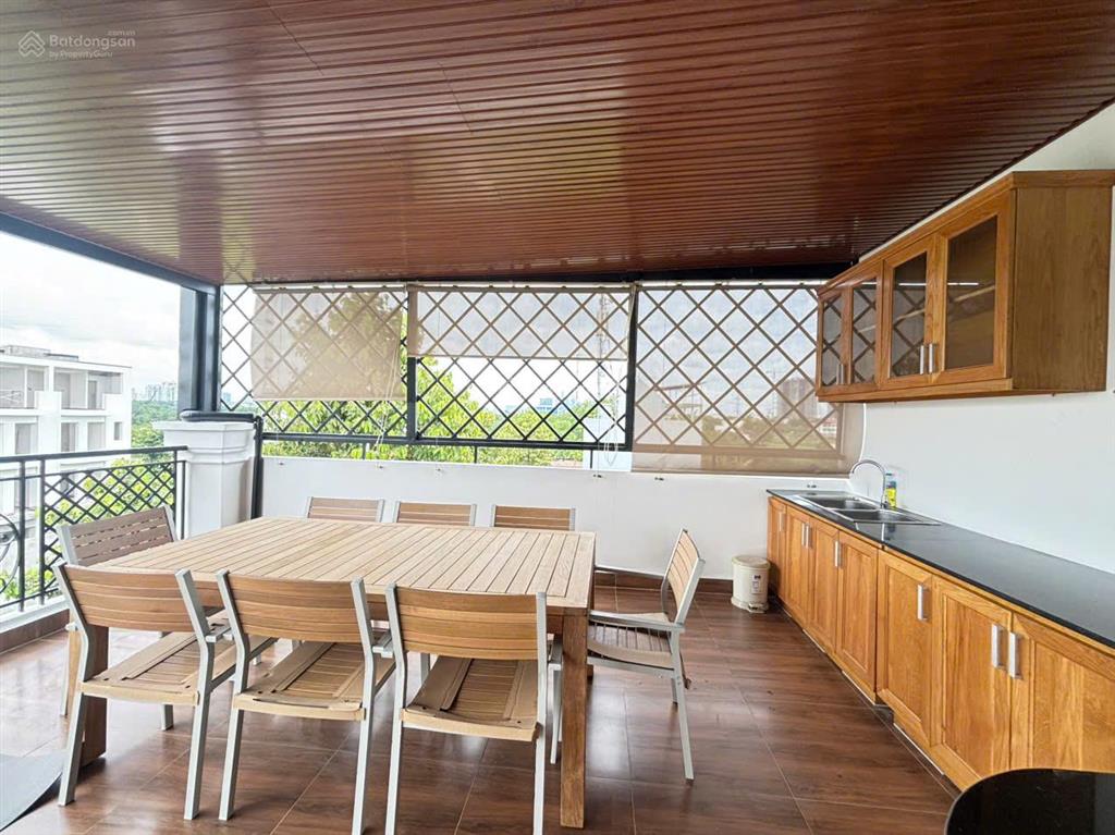 Q9 cho thuê gấp biệt thự kdc nam phan, cạnh global city, 9x18m, 1 hầm 4 lầu, full nội thất, 85tr