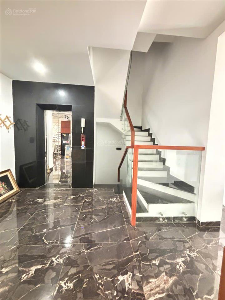 Q9 cho thuê gấp biệt thự kdc nam phan, cạnh global city, 9x18m, 1 hầm 4 lầu, full nội thất, 85tr