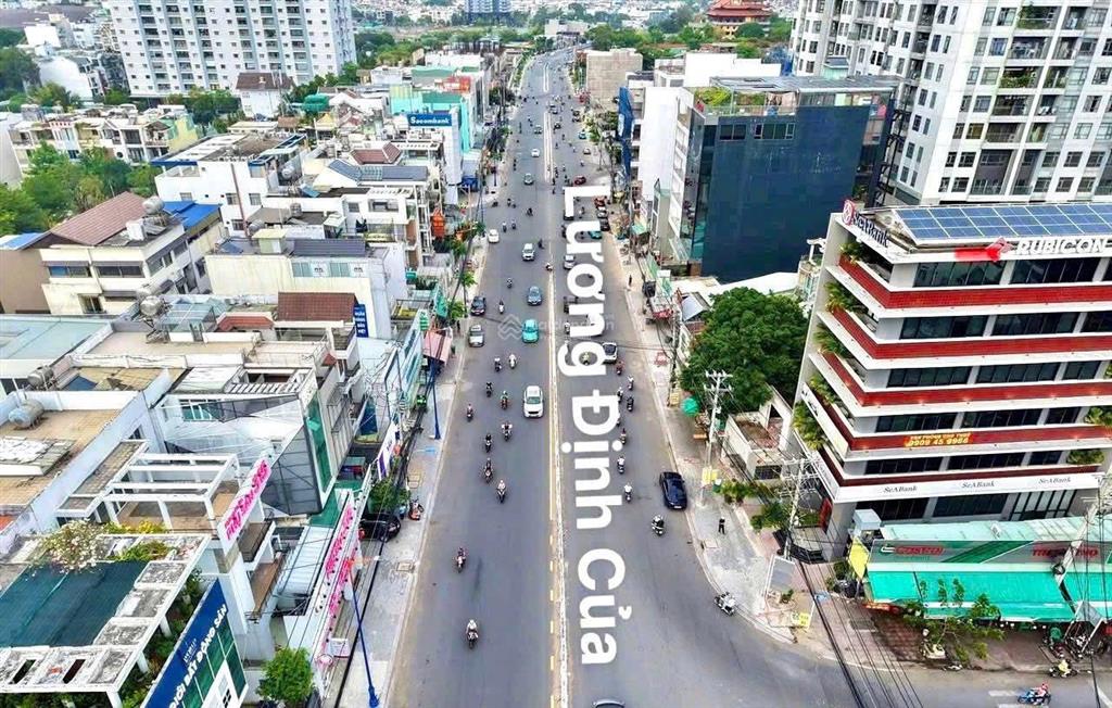 Trần cao 4,5m  phù hợp livestream  cho thuê nhanh mặt bằng ~850m2  sẵn hệ thống pccc  thang máy