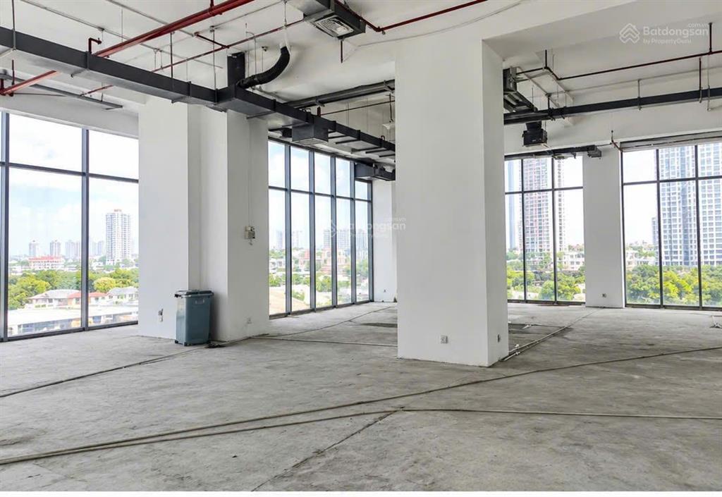 Trần cao 6m  phù hợp livestream  cho thuê nhanh mặt bằng ~850m2  sẵn hệ thống pccc  thang máy