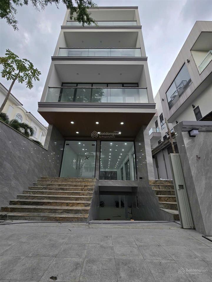 Tòa nhà sàn trống suốt hiếm có, kdc đông thủ thiêm  8x20m  1 hầm 4 lầu  phù hợp đa ngành nghề