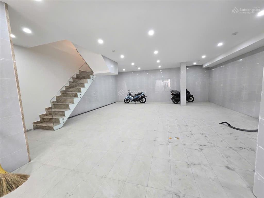 Tòa nhà sàn trống suốt hiếm có, kdc đông thủ thiêm  8x20m  1 hầm 4 lầu  phù hợp đa ngành nghề