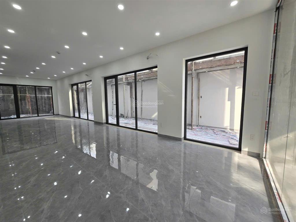 Tòa nhà sàn trống suốt hiếm có, kdc đông thủ thiêm  8x20m  1 hầm 4 lầu  phù hợp đa ngành nghề
