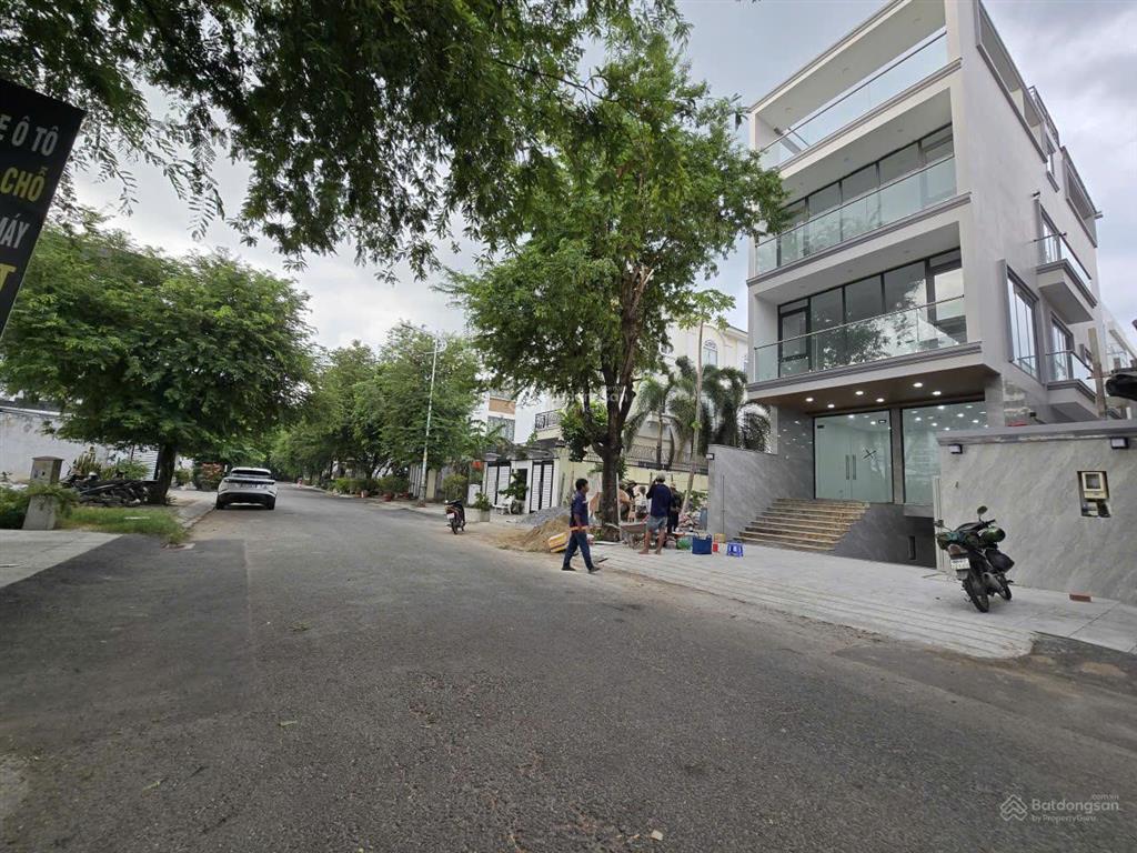 Tòa nhà sàn trống suốt hiếm có, kdc đông thủ thiêm  8x20m  1 hầm 4 lầu  phù hợp đa ngành nghề