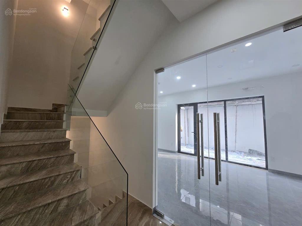 Tòa nhà sàn trống suốt hiếm có, kdc đông thủ thiêm  8x20m  1 hầm 4 lầu  phù hợp đa ngành nghề