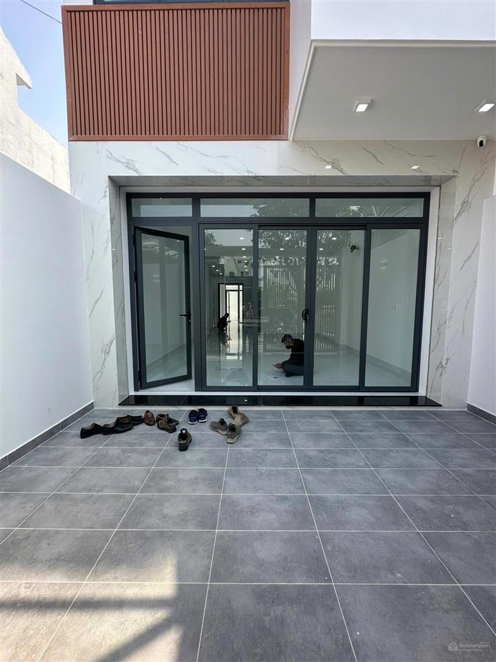 [quận 2] cho thuê nhà phố mặt tiền trương văn bang  5x20m  1 trệt 3 lầu  giá 55tr bao thuế