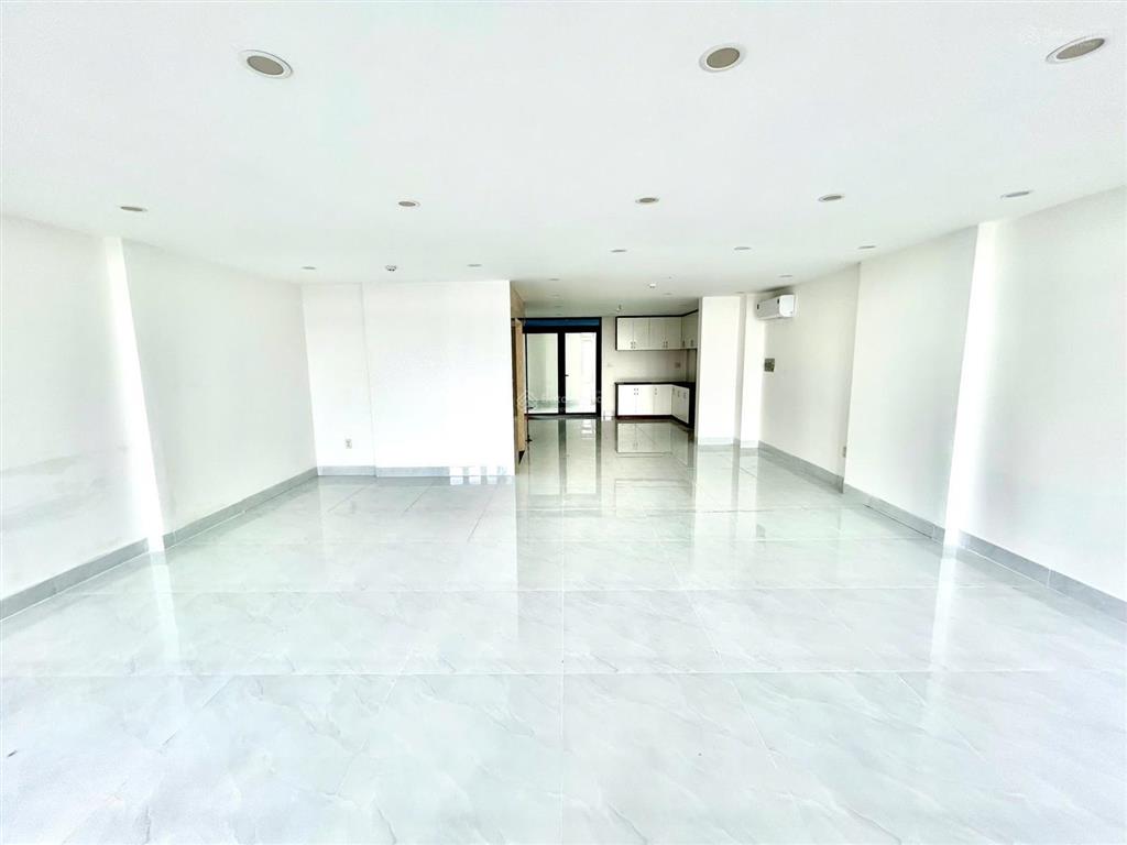 Cho thuê nhanh tòa nhà mặt tiền trương văn bang  7x21,5m  cải tạo full diện tích  sẵn pccc