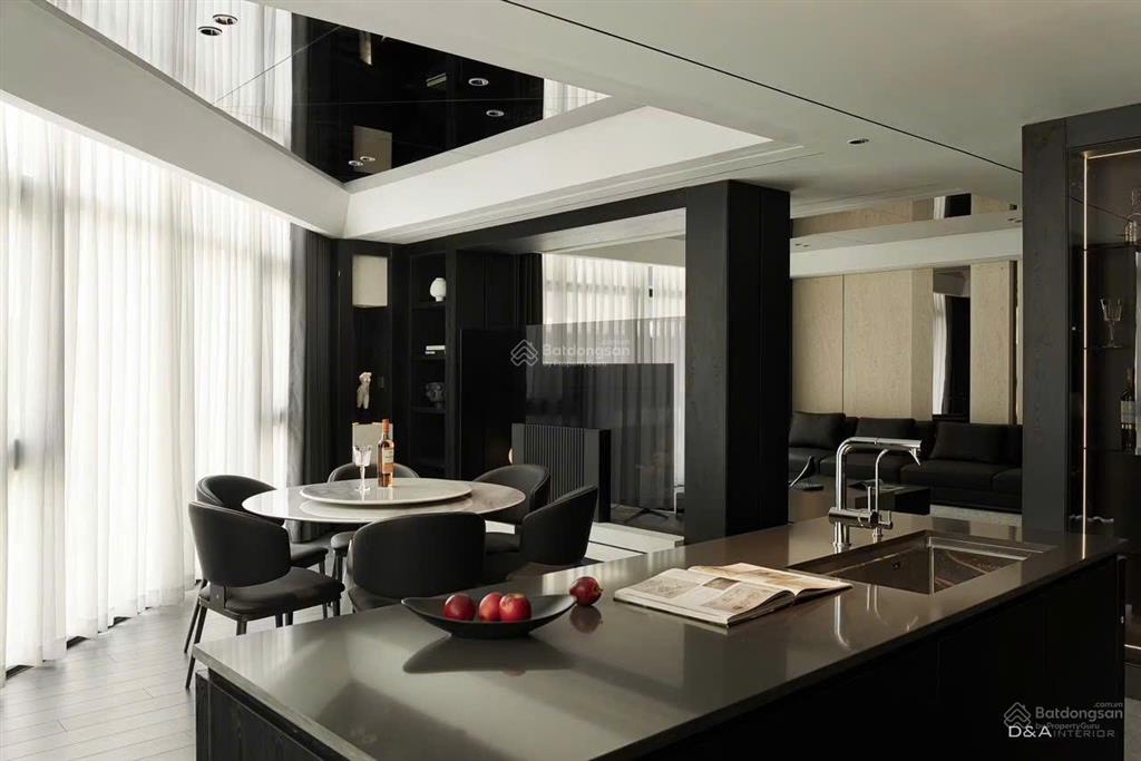 Nhà đẹp không tỳ vết, nội thất hoàn thiện luxury, hoàn thiện 5 tầng căn góc tại phố biển