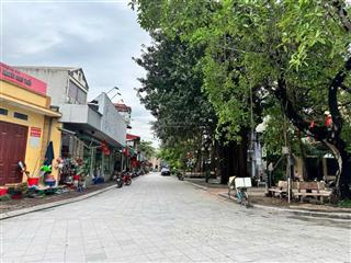 Bán nhà 4,5 tầng full nội thất tổ 7 nhân trạch  ô tô qua nhà