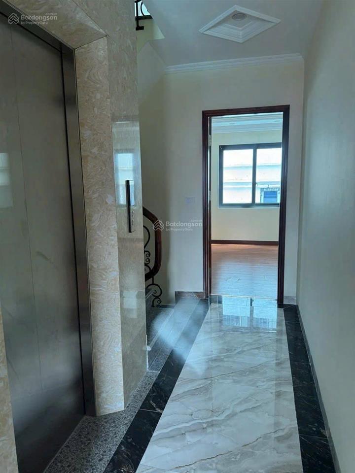 Bán nhà cầu giấy 64m2  5 tầng  ô tô tránh  ô tô vào nhà  2 mặt thoáng  mặt tiền 5.5m  dân xây