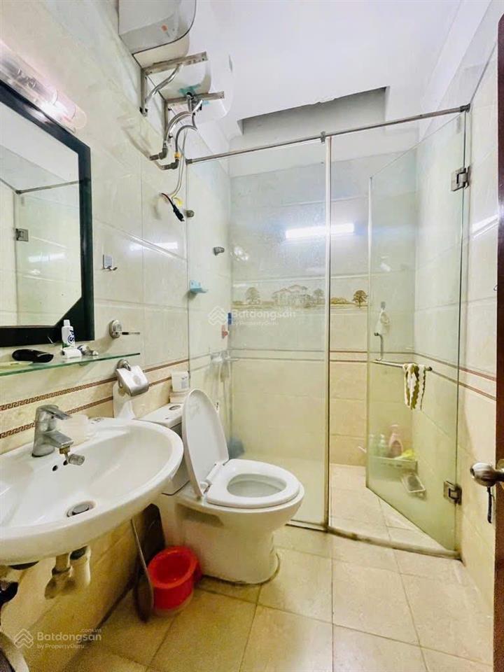Bán nhà trung hòa  cầu giấy 5tầng  45m2 sổ đỏ nở hậu  vị trí đẹp 25m ra mặt phố