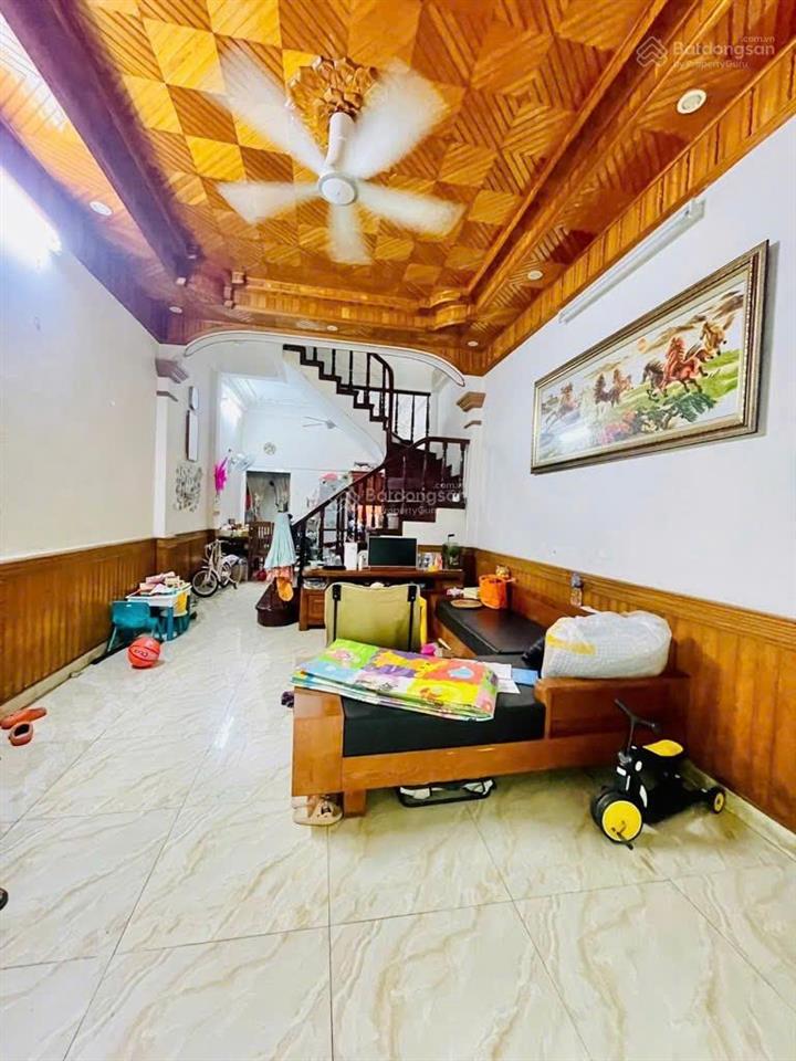 Bán nhà trung hòa  cầu giấy 5tầng  45m2 sổ đỏ nở hậu  vị trí đẹp 25m ra mặt phố