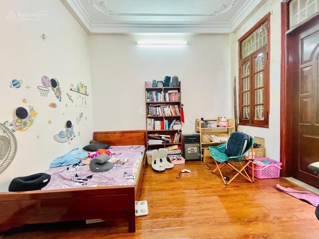 Bán nhà trung hòa  cầu giấy 5tầng  45m2 sổ đỏ nở hậu  vị trí đẹp 25m ra mặt phố