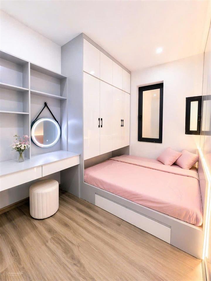 Bán căn hộ mai dịch 2 ngủ  diện tích 45m2 giá 3.9 tỷ