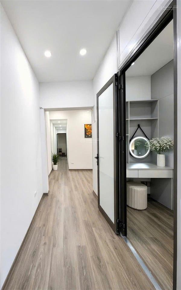Bán căn hộ mai dịch 2 ngủ  diện tích 45m2 giá 3.9 tỷ