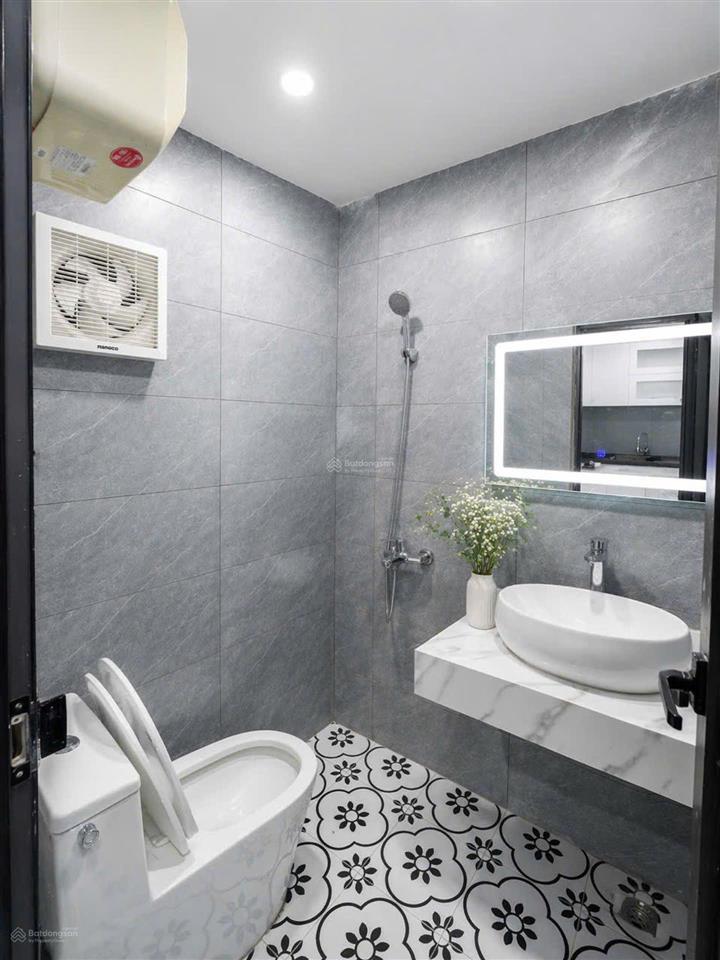 Bán căn hộ mai dịch 2 ngủ  diện tích 45m2 giá 3.9 tỷ