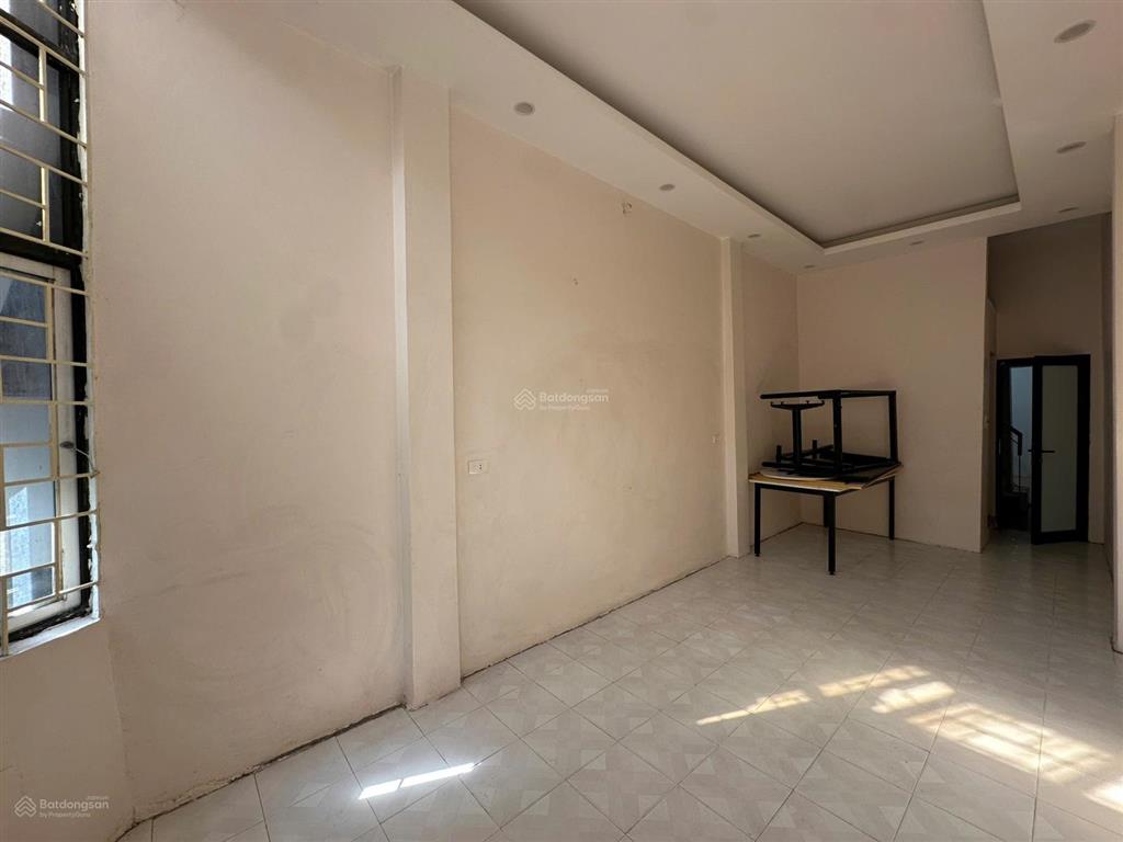 Cho thuê gấp nhà mặt phố 138, phố thái hà, 30m2, 22 triệu vnd