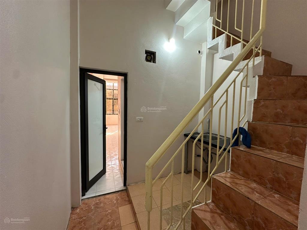 Cho thuê gấp nhà mặt phố 138, phố thái hà, 30m2, 22 triệu vnd