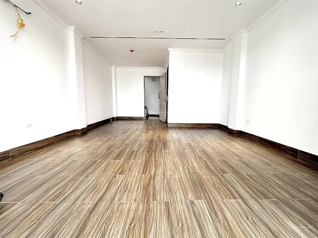 Bán gấp tòa nhà văn phòng 8 tầng mặt phố vũ tông phan, dt 70m2, mt 5m, thang máy xịn giá chỉ 25 tỷ.