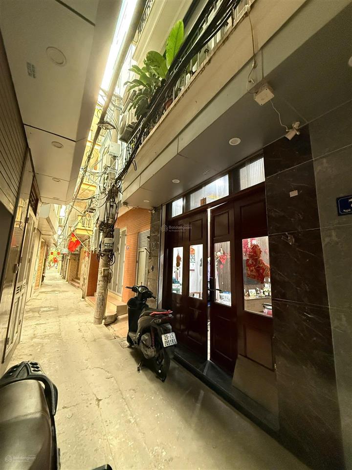 Bán nhà ngõ 460 khương đình, cách phố 20m, full nội thất, 6 tầng, diện tích 45m2, giá 11,5 tỷ.
