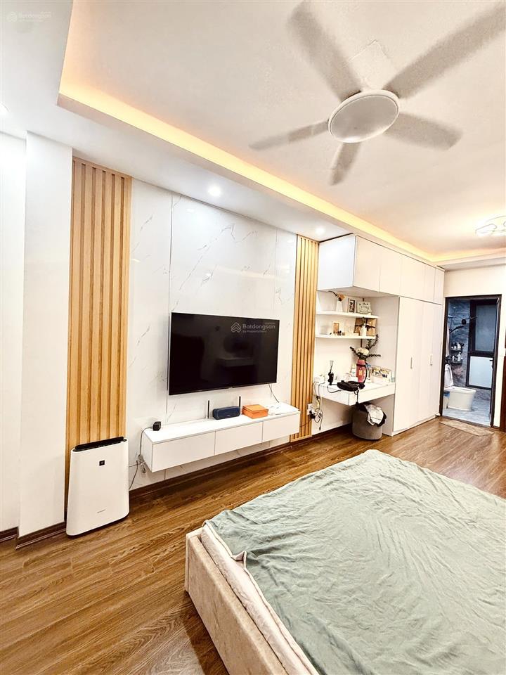 Bán nhà ngõ 460 khương đình, cách phố 20m, full nội thất, 6 tầng, diện tích 45m2, giá 11,5 tỷ.