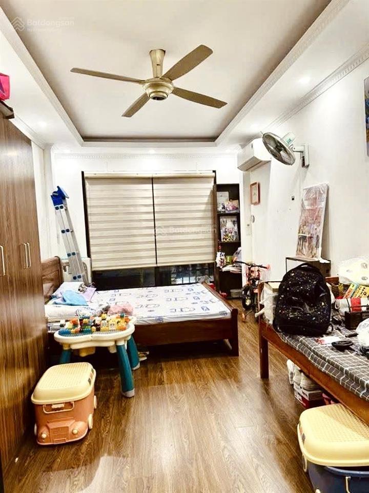 Bán nhà ngõ 460 khương đình, cách phố 20m, full nội thất, 6 tầng, diện tích 45m2, giá 11,5 tỷ.