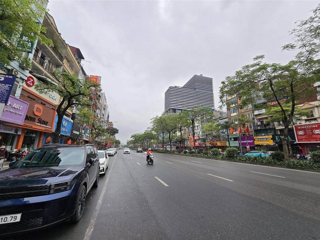 Bán nhà mặt phố xã đàn  đê la thành, vị trí đỉnh, kinh doanh đẳng cấp, 90m2 giá 90 tỷ.