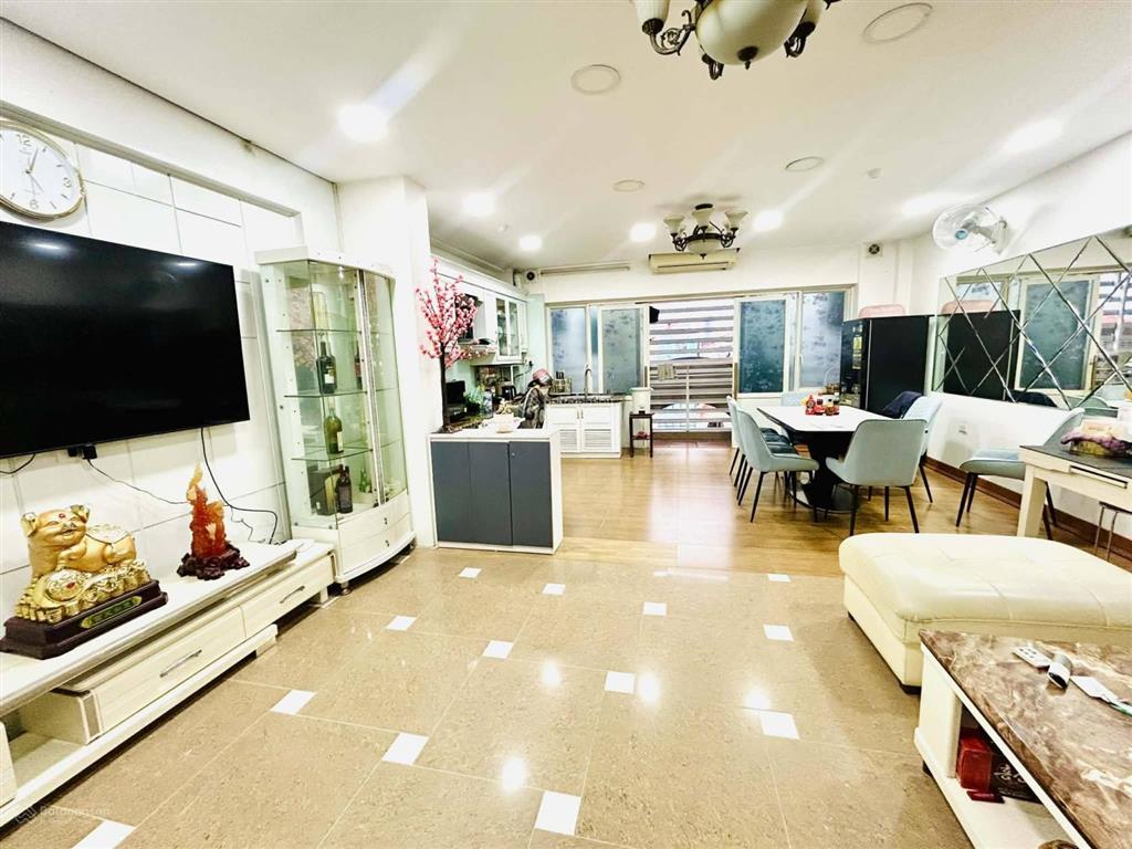 Bán nhà mặt phố xã đàn  đê la thành, vị trí đỉnh, kinh doanh đẳng cấp, 90m2 giá 90 tỷ.