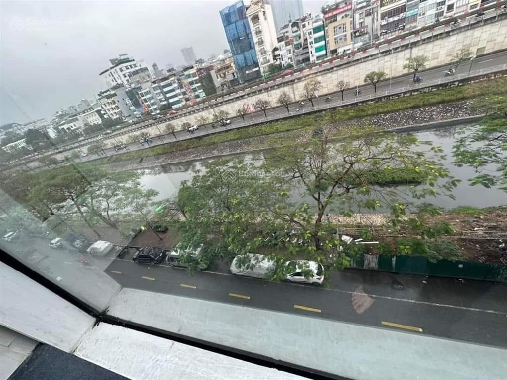Siêu rẻ, hiếm  toà building 10 tầng mặt phố vũ tông phan  lô góc 3 thoáng, dt 310m2, chỉ 145 tỷ.