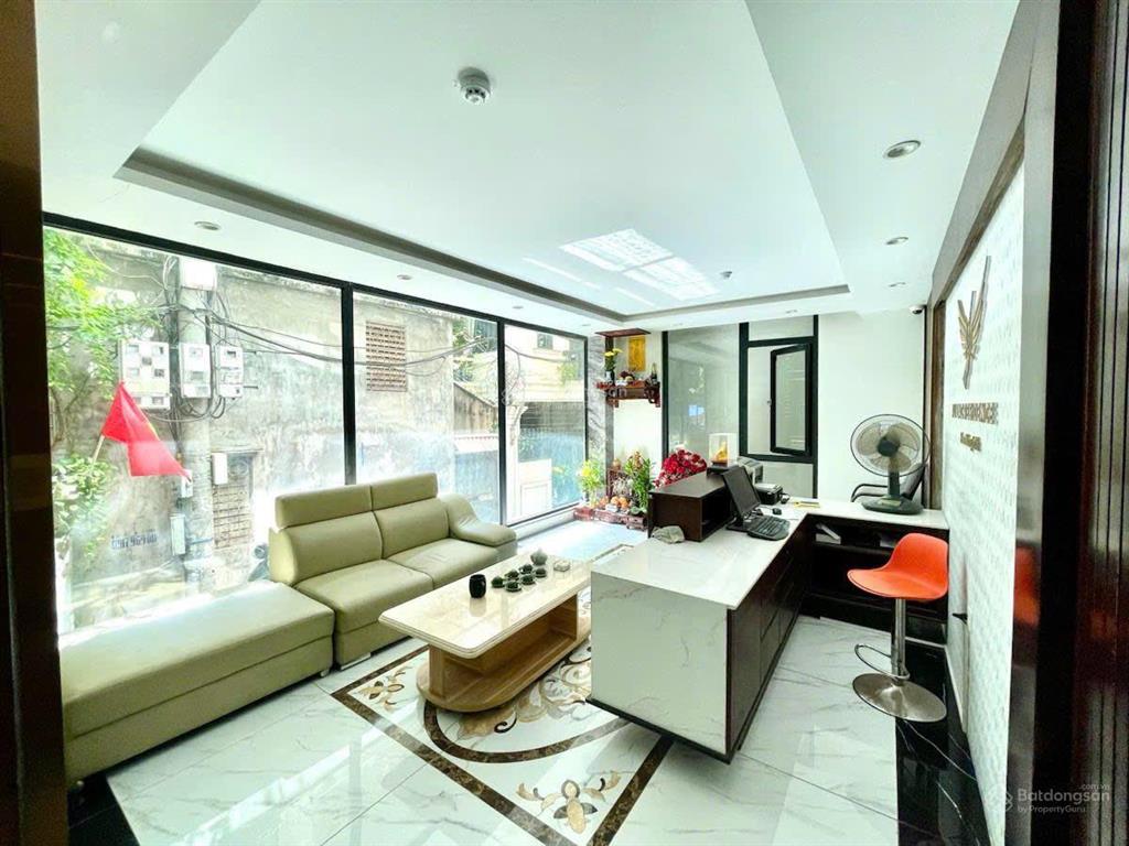 Cực kỳ hiếm, apartment 300m2, view hồ tây, 3 thoáng, ô tô, doanh thu 5 tỷ / năm. giá chỉ 93 tỷ