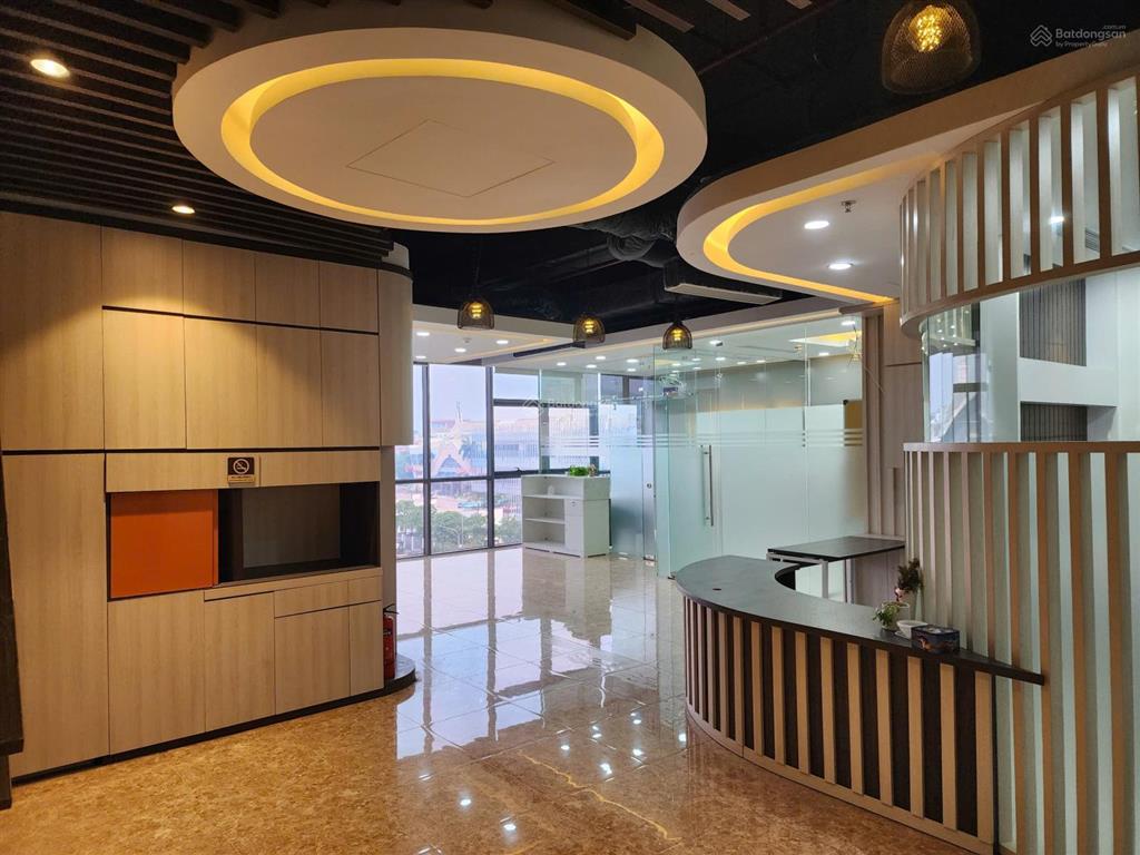 Chính chủ cho thuê văn phòng 100m2 sẵn nội thất giá rẻ tại n01t8 ngoại giao đoàn chỉ 25 triệu/tháng