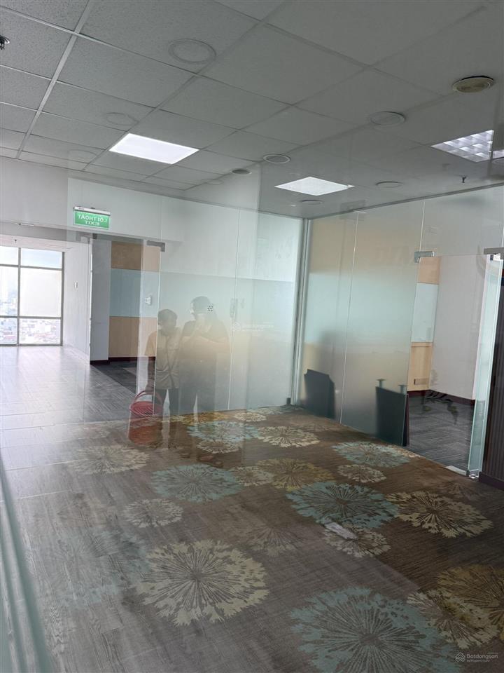 Chuyển nhượng + cho thuê văn phòng hạng b + viet tower  thái hà  đống đa 200m2 giá chỉ 338k/m2