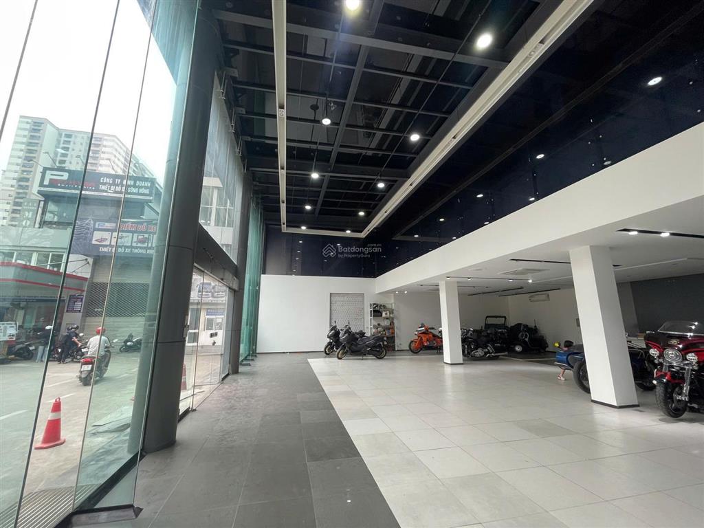 Cho thuê mbkd phù hợp lại showroom ô tô, xe điện 15m mặt tiền đường lê văn lương, thanh xuân