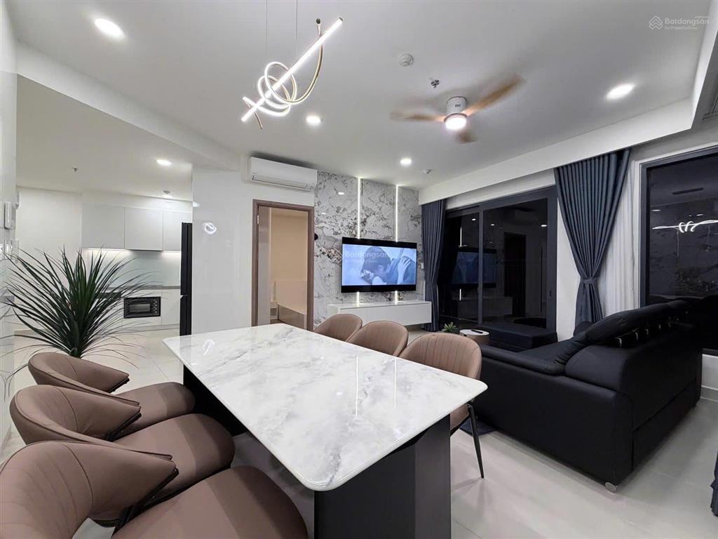 Chính chủ bán căn 3pn2wc tại the glory  căn góc  93m2