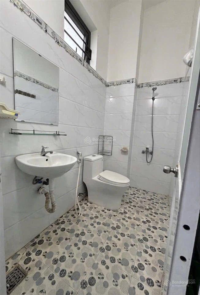 Cho thuê nhà đẹp sạch sẽ khu dân cư hiệp thành 3