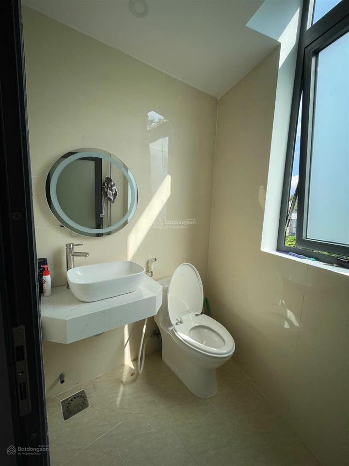 Cho thuê biệt thự 1 trệt 2 lầu sạch sẽ và mát mẻ phường phú cường