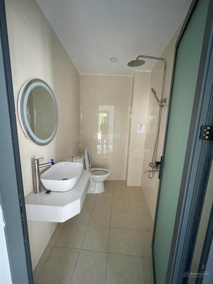 Cho thuê biệt thự 1 trệt 2 lầu sạch sẽ và mát mẻ phường phú cường