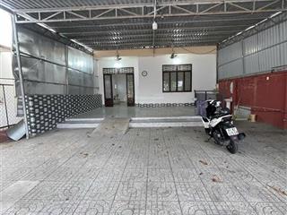 Cho thuê nhà mặt tiền huỳnh thị chấu sân rộng sạch sẽ thoáng mát bình dương