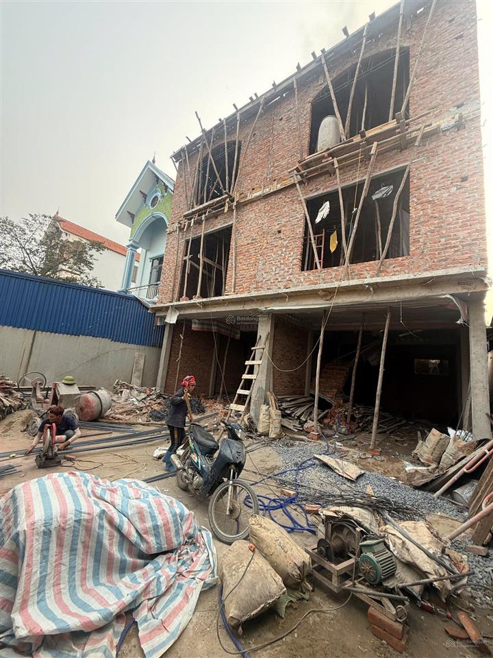 Hàng hiếm tại thị trấn chúc sơn, 4,6 tỷ, 52,8m2, 4pn, 3wc, 3 tầng đang thi công