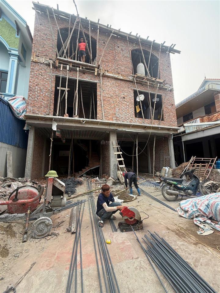 Hàng hiếm tại thị trấn chúc sơn, 4,6 tỷ, 52,8m2, 4pn, 3wc, 3 tầng đang thi công