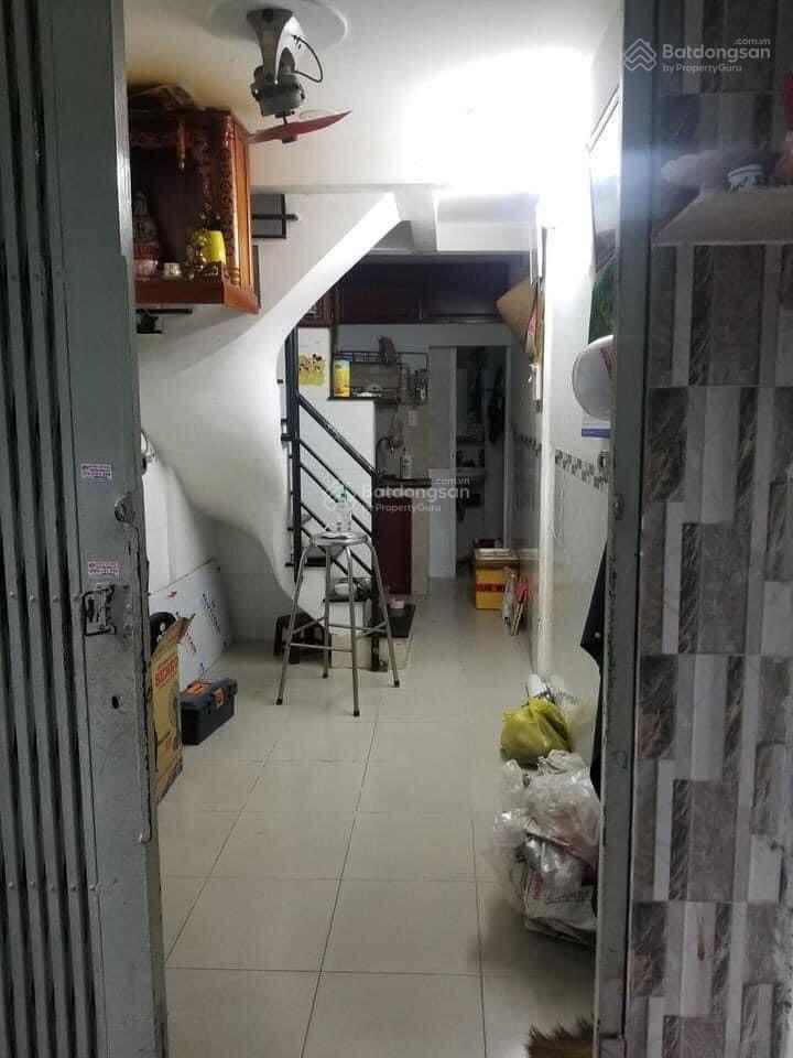 Cho thuê nhà gần chợ tân bình  hẻm yên tỉnh sạch sẽ  thích hợp cho gia đình 3 4 người  sinh viên