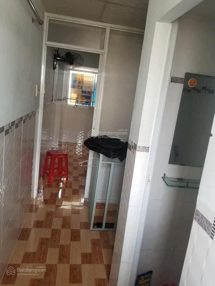 Cho thuê nhà gần chợ tân bình  hẻm yên tỉnh sạch sẽ  thích hợp cho gia đình 3 4 người  sinh viên